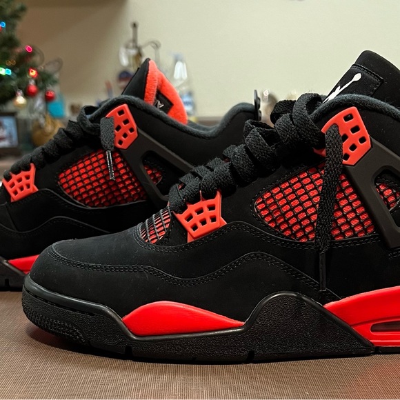 Men’s Air Jordan 4 Retro Red Thunder. Size 9.5. Brand New. Never Worn. - Picture 6 of 8